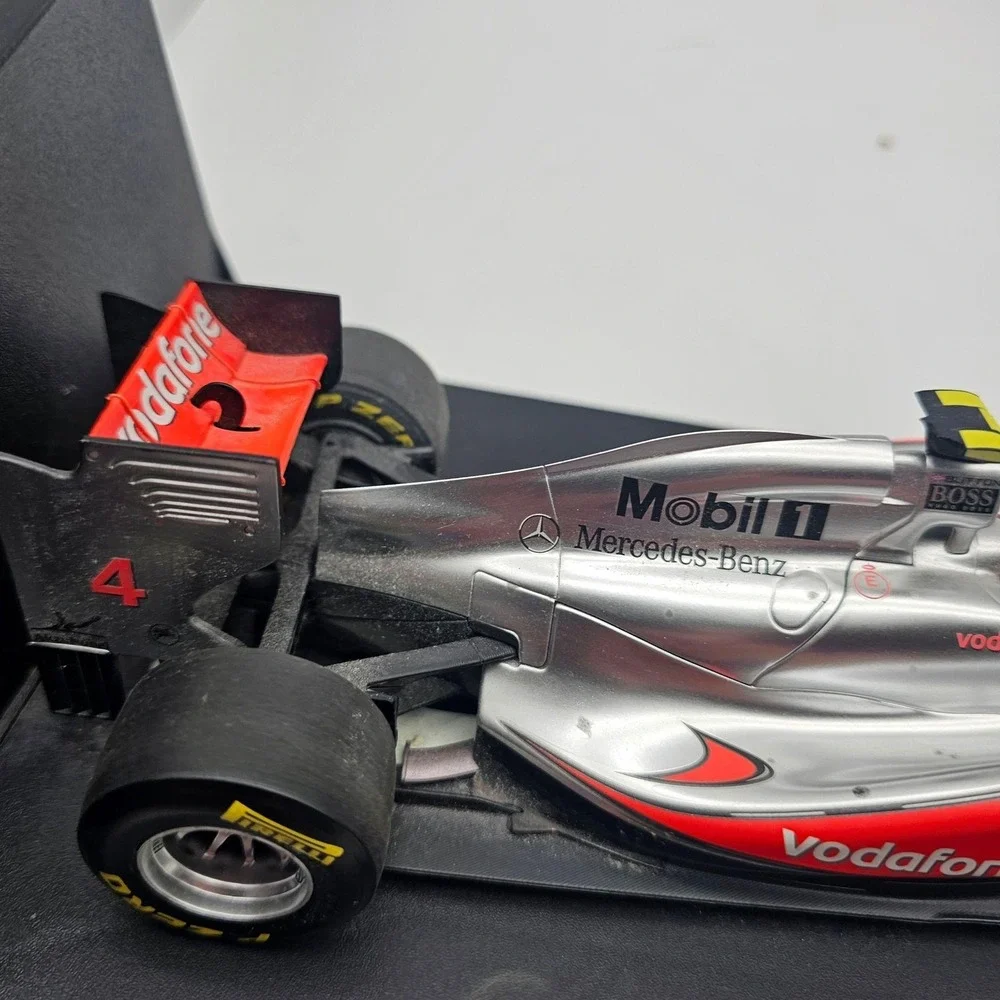Jenson Button #4 Vodafone McLaren Mercedes Formula 1 1:18 scale display model
